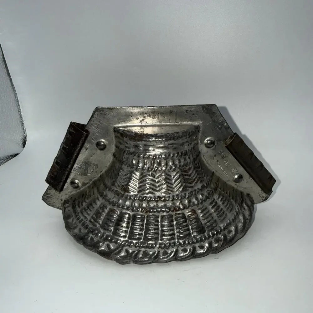 Vintage Easter Basket Chocolate Mold #7066 Metal Tin Nice Details 5- 3/4 